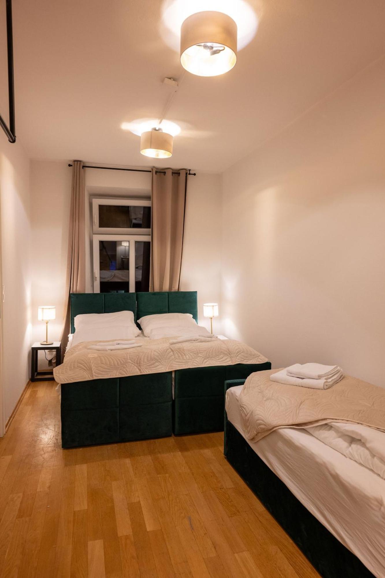 Large 110 Qm, 3 Bedrooms And Very 1-12 Guests Munich